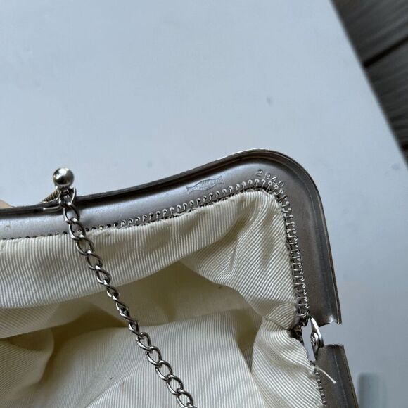 Vintage Whiting & Davis Silver Mesh Kisslock Bag – Made in USA – 7" x 3.75" - Picture 7 of 16